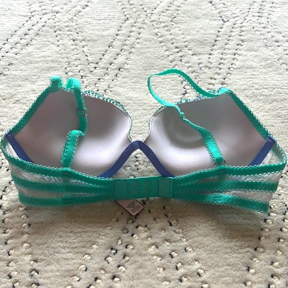 VS Padded Bra - Picture 2 of 7